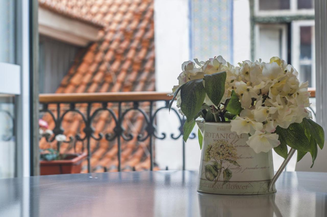 Appartement Chic Urban Retreat At Downtown With Balcony & Views Lissabon