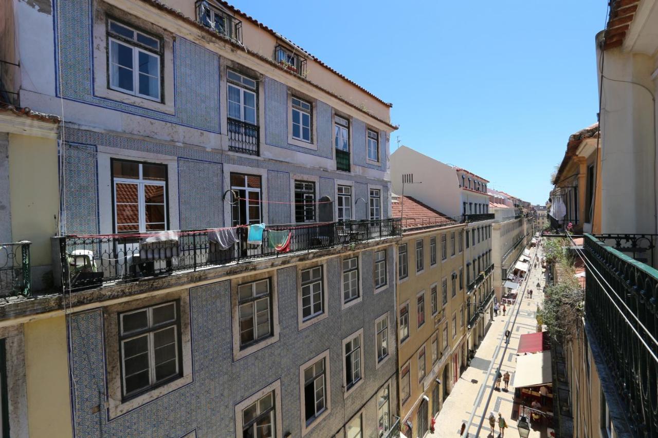 Appartement Chic Urban Retreat At Downtown With Balcony & Views
